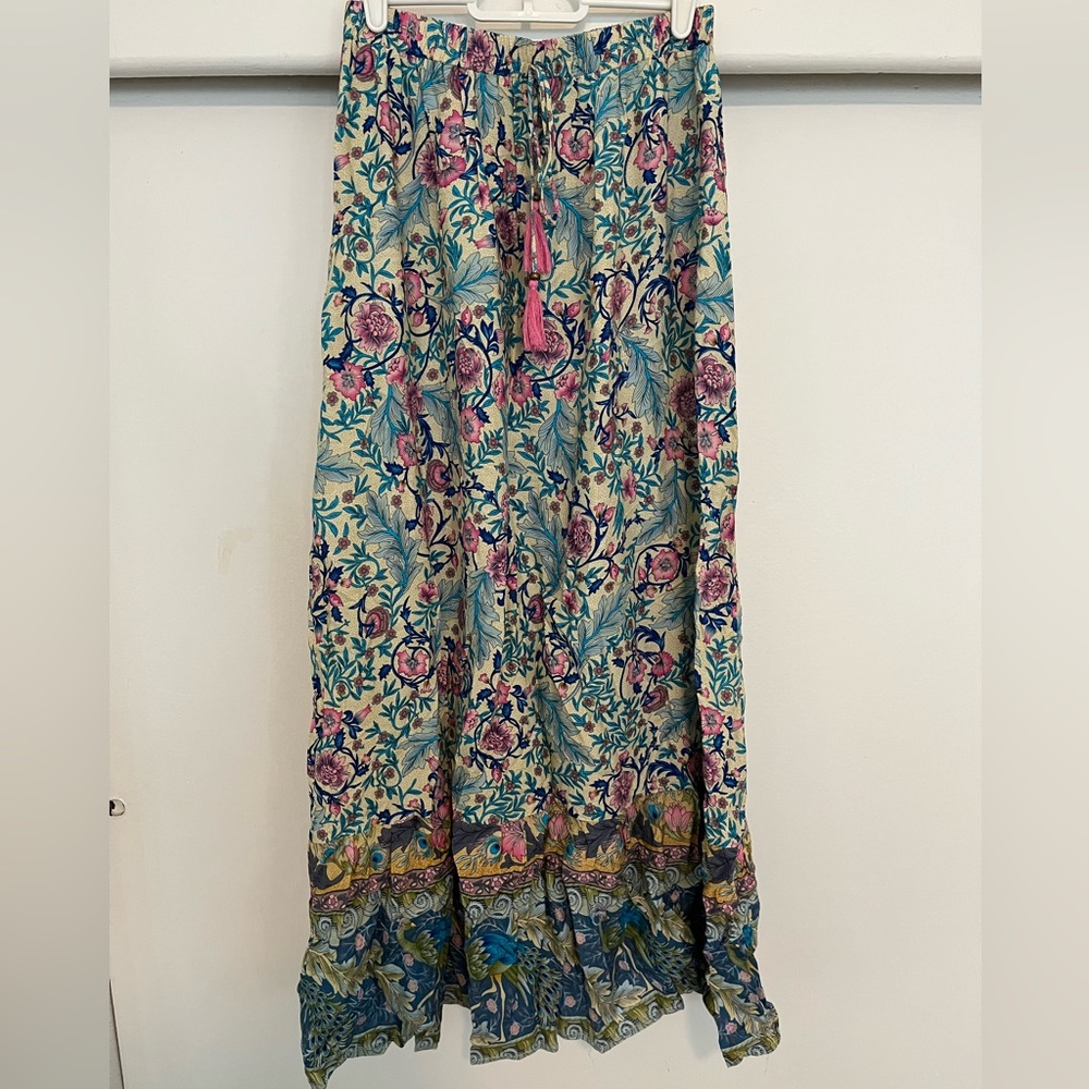 High waisted, elastic waist, flowy maxi skirt, size Medium